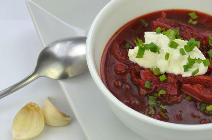 Vegetarian beet borscht soup recipe