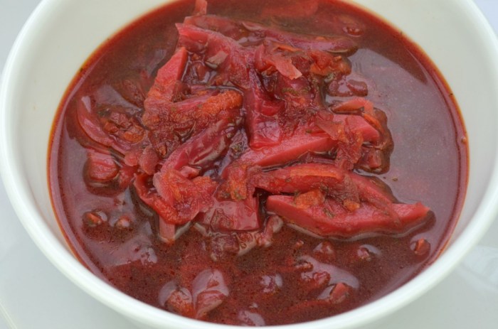 Vegetarian beet borscht soup recipe